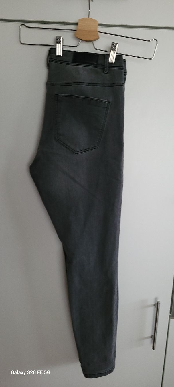 Vero Moda Jeans: Vero Moda Jeans Gr.L/32 – Usato da Oberaach venduto da Svea11 1