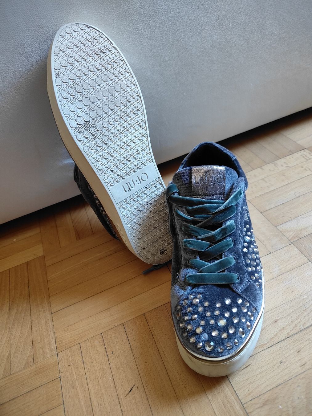 Scarpe da donna: Baskets Liu Jo en velours gris avec strass - Taille 38 – Nuovo (secondo la descrizione) da Biel/Bienne venduto da Edi5Roli3 7