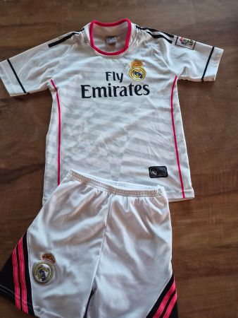 Trikot & Shorts 10 Jahre / ca 140