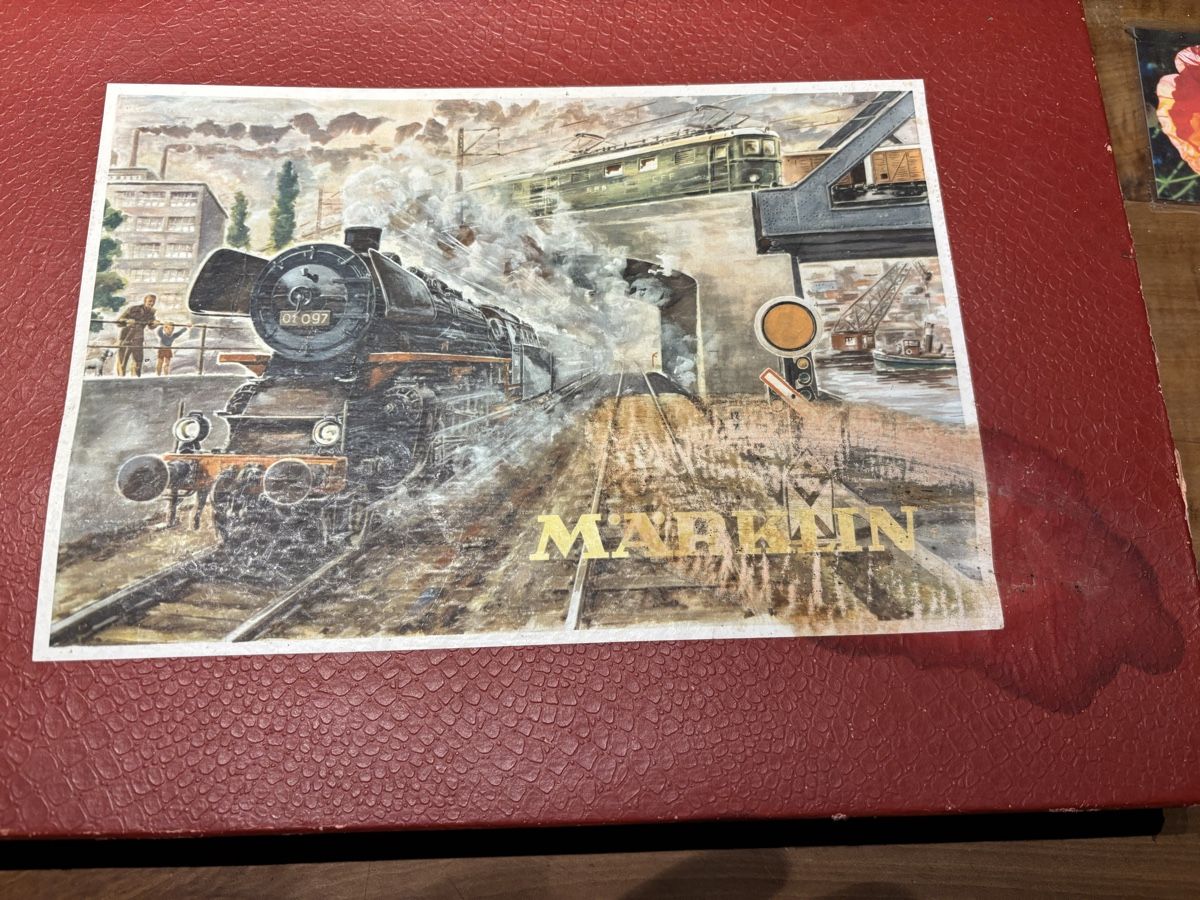 Märklin Modelleisenbahnen: Märklin Eisenbahn Set – Gebraucht aus Bowil von Esbar