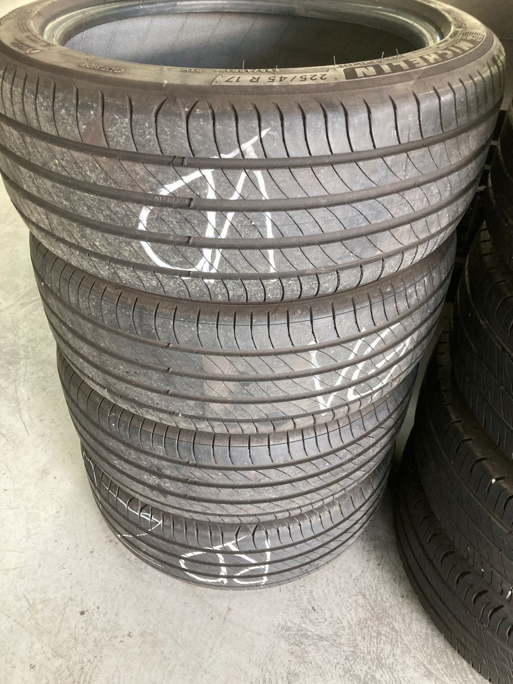 Michelin Pneus & Kompletträder: 225/45R17 Sommerpneu Michelin – Gebraucht aus Cham von WB2223