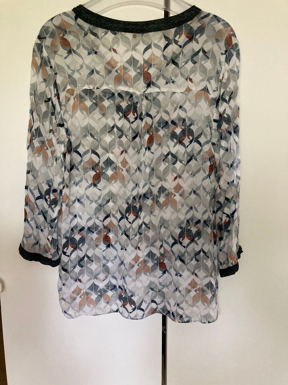 Nile Blusen: Nile Bluse M, top Zustand – Gebraucht aus Hombrechtikon von star8888 2