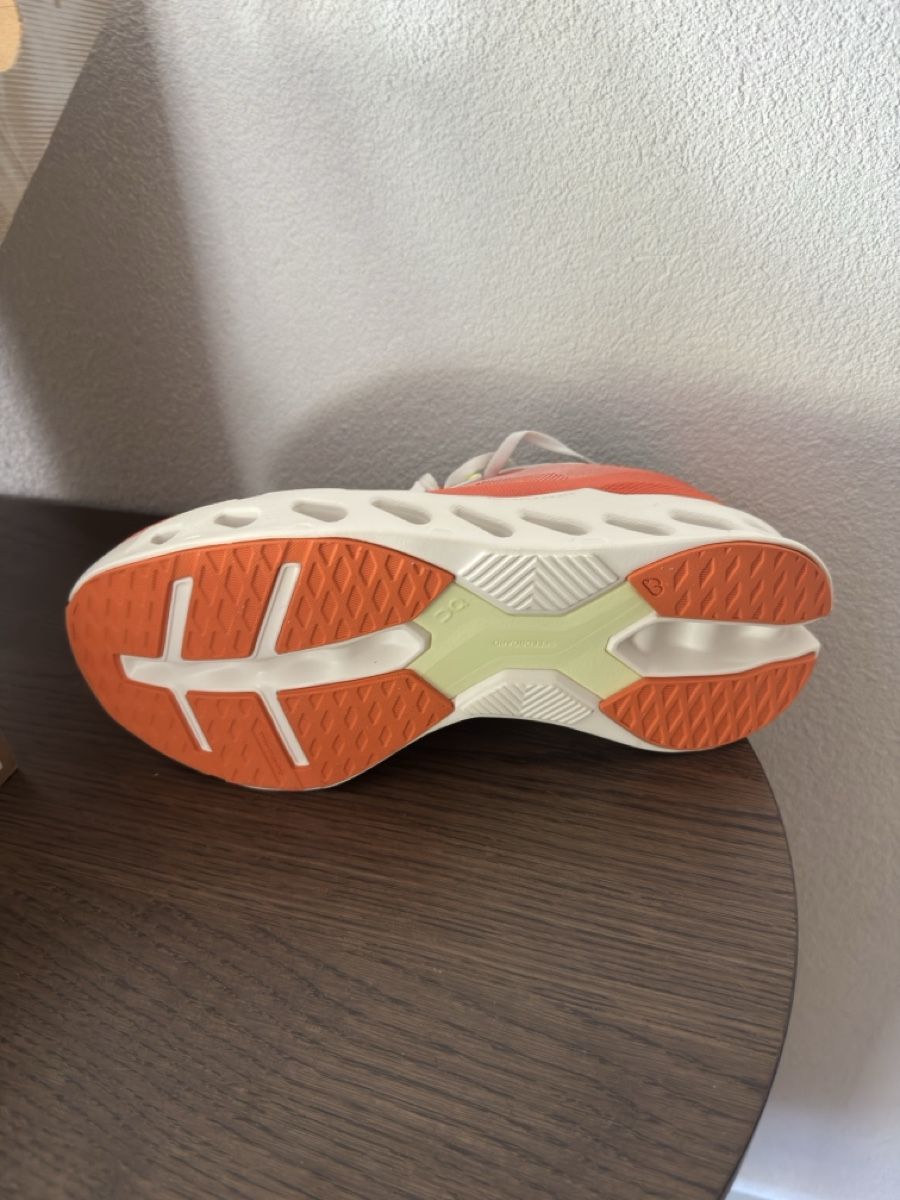 On Scarpe da uomo: Cloudsurfer Next 44 EU - New – Nuovo (secondo la descrizione) da Ecublens FR venduto da frd_qdb2 2