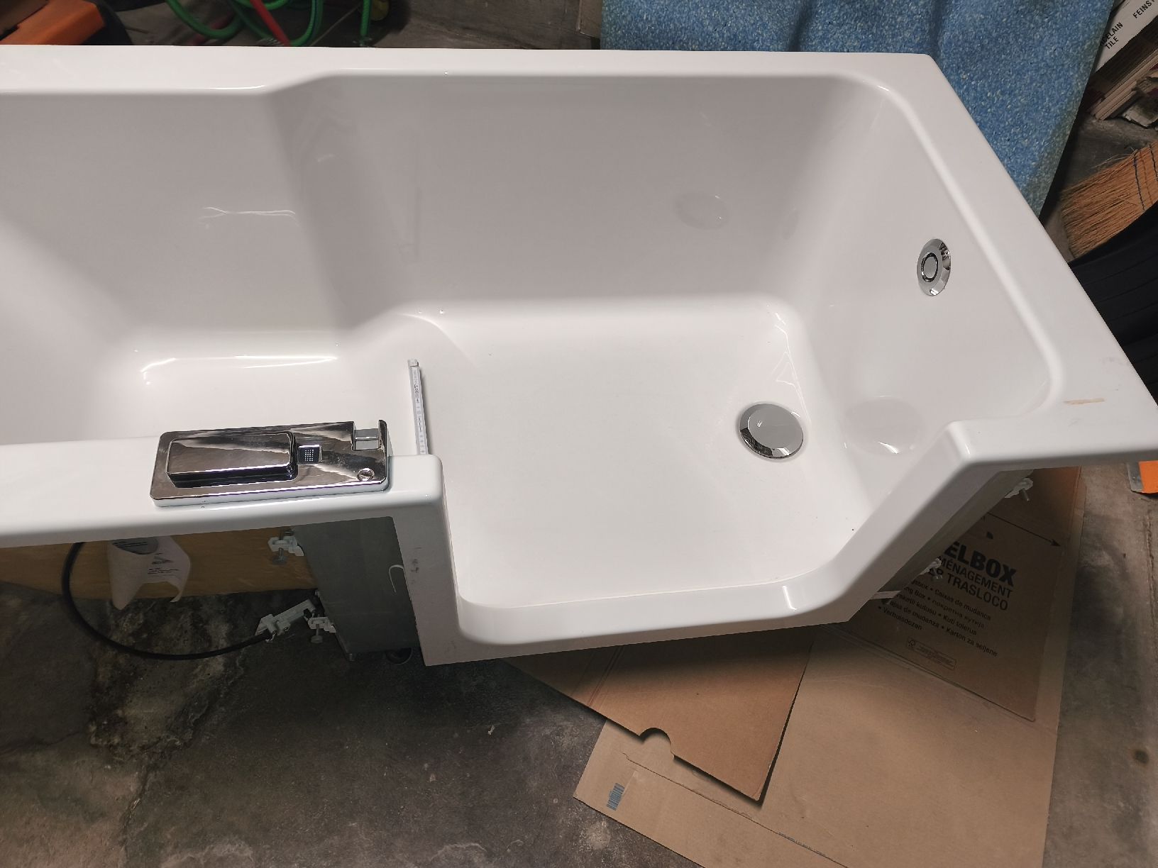 Vasche da bagno: Komfortable Badewanne + Dusche mit Tür – Usato da Birr venduto da PalermoF 1