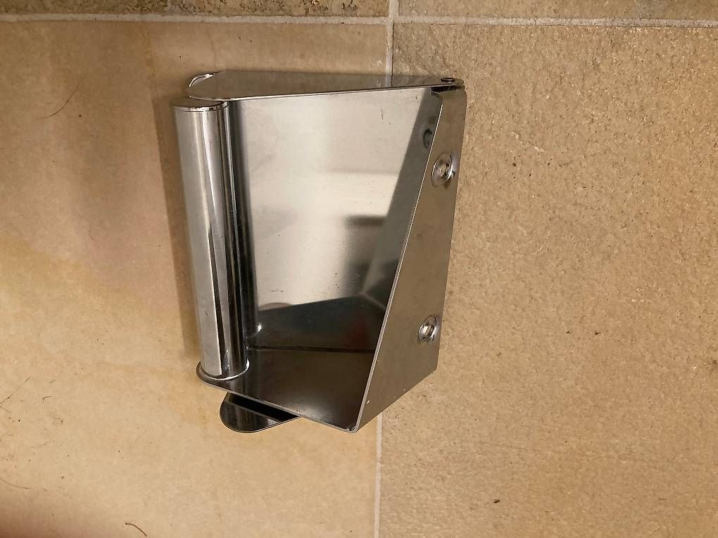 WC: WC-Rollenhalter mit Deckel  – Gebraucht aus Burgdorf von Andre990 4