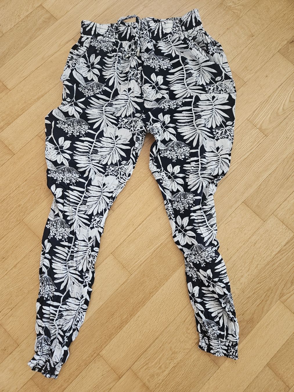 Pantaloni: Sommerhose luftige Hose Sommer Pluderhose – Nuovo (secondo la descrizione) da Pratteln venduto da madi1990