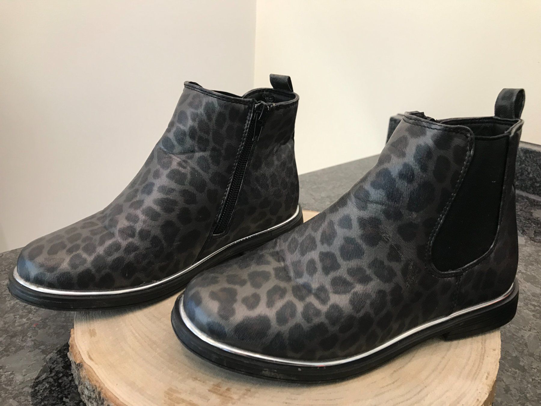 Scarpe per ragazze: Elegante Stiefeletten (Mädchen) – Usato da Sulz AG venduto da FantasyHouse