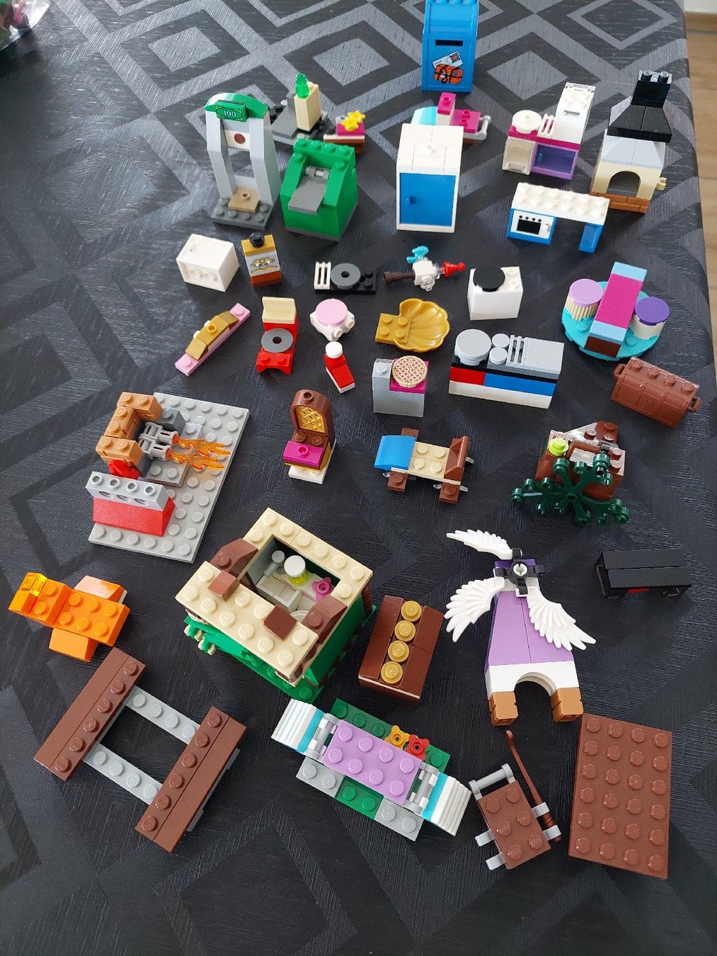 Lego Giocattoli: Div. Lego Friends  Teile  – Usato da Zetzwil venduto da sti_x9xf