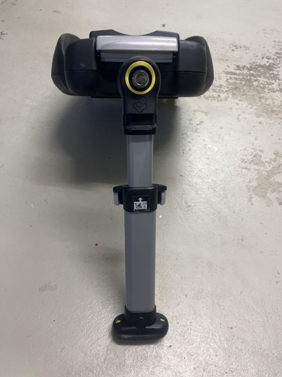 Maxi-Cosi Seggiolini per auto: Maxi-Cosi Isofix Base 2 für Babyschale – Usato da Zumikon venduto da omorax 1