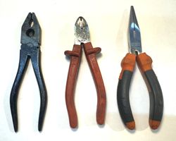 Lot de 3 pinces diverses outils à main