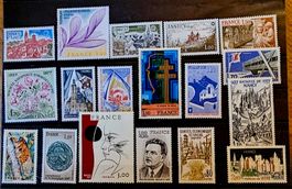 FRANCE timbres neufs ** ~1977