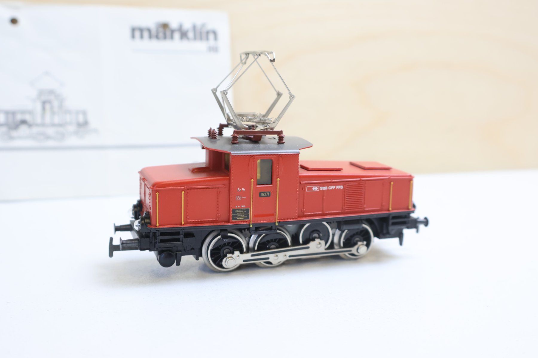 Märklin Modellini di ferrovie: Märklin SBB Ee 3/3 Rangier E-Lok - Digital H0 – Usato da Winterthur venduto da Monstera 6