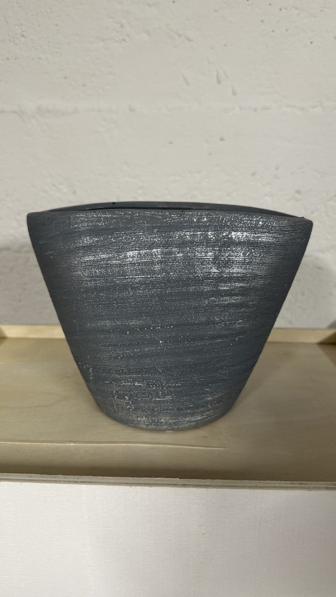 Vasi per fiori: Übertopf/Blumentopf dunkelgrau/silber (oval) – Usato da Oberengstringen venduto da Derysh