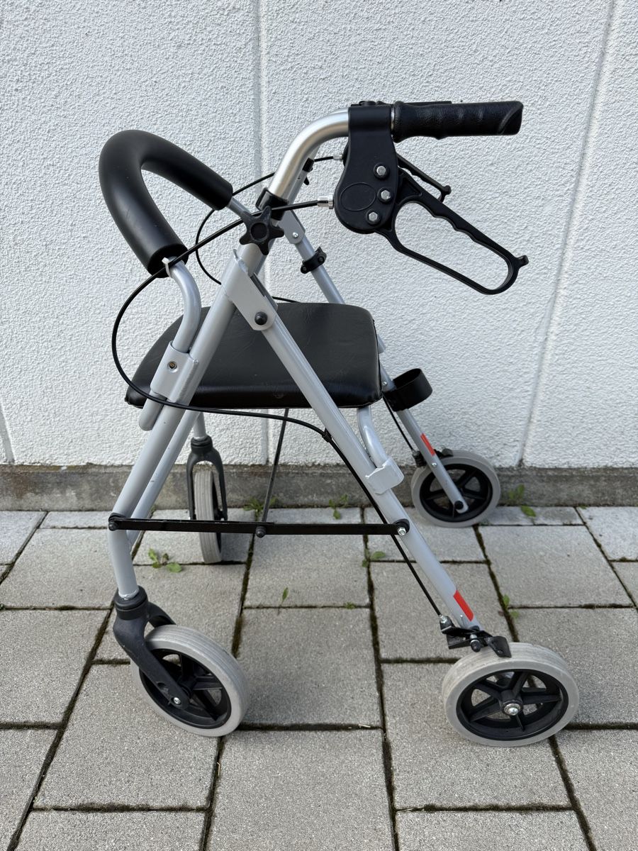 Gehhilfen: Rollator Rehashop – Gebraucht aus Elgg von dan_f8gv 1