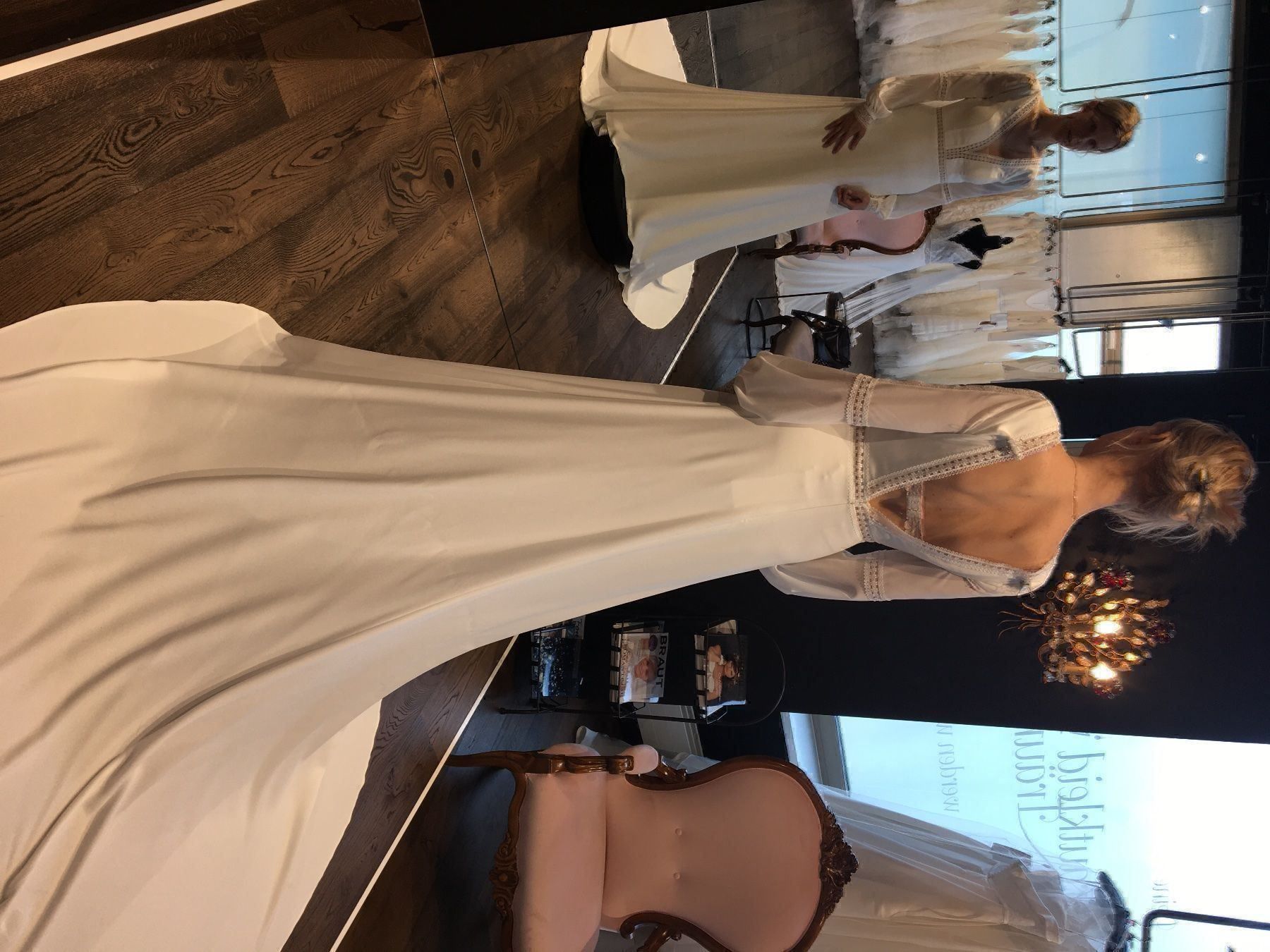 Kleider: Hochzeitskleid AIRE Barcelona – Gebraucht aus Adliswil von rossoelmare 2