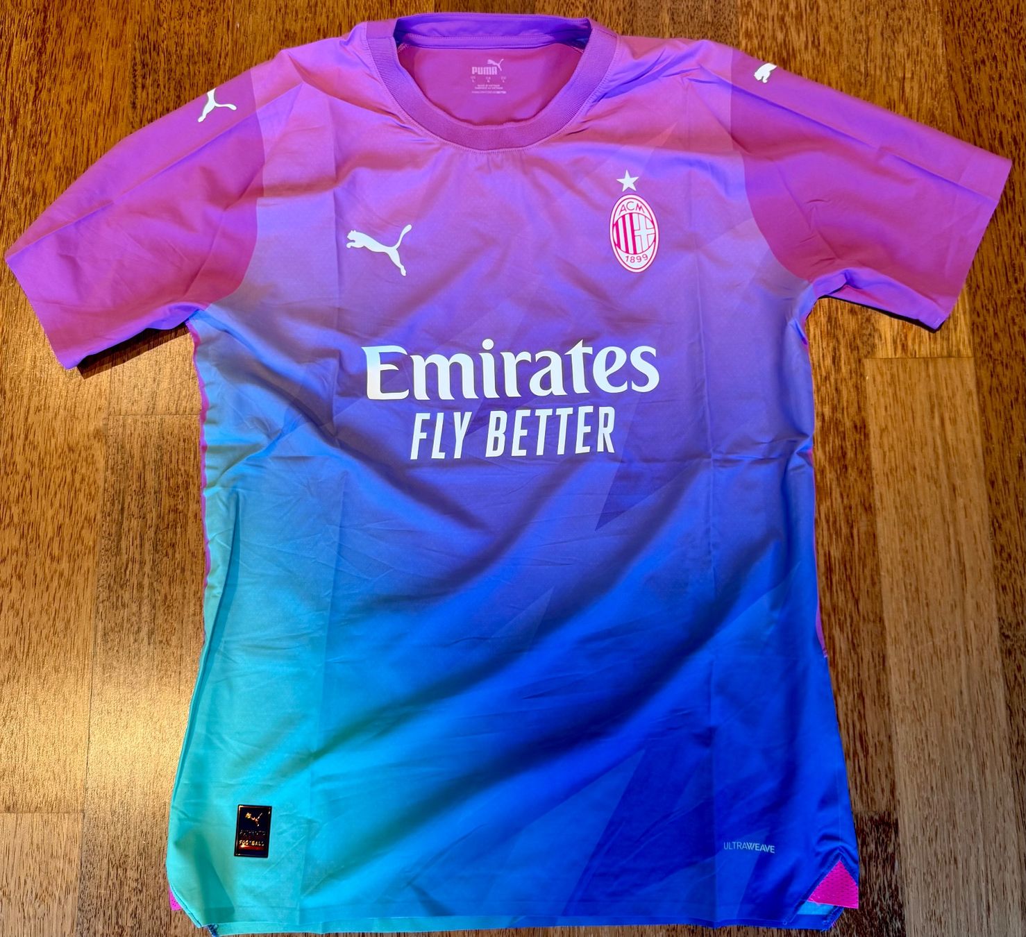 Puma Canottiere & Pantaloni: AC Milan third Shirt - Authentic Version - Saison 2023/24 – Nuovo (secondo la descrizione) da Hermetschwil-Staffeln venduto da Beat131