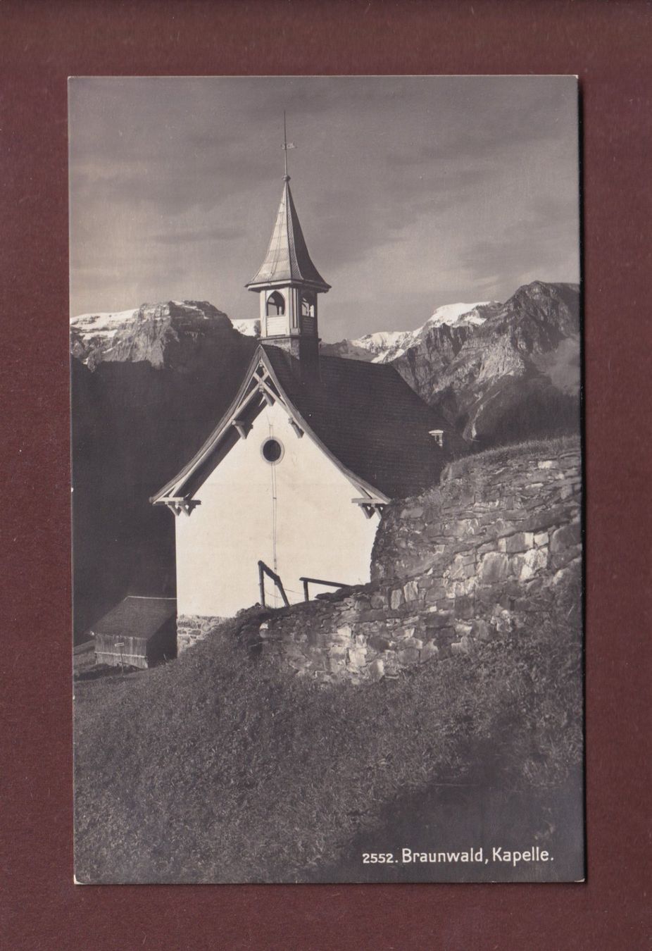 Cartoline postali: BRAUNWALD - Kapelle – Usato da Pully venduto da nicecards-shop