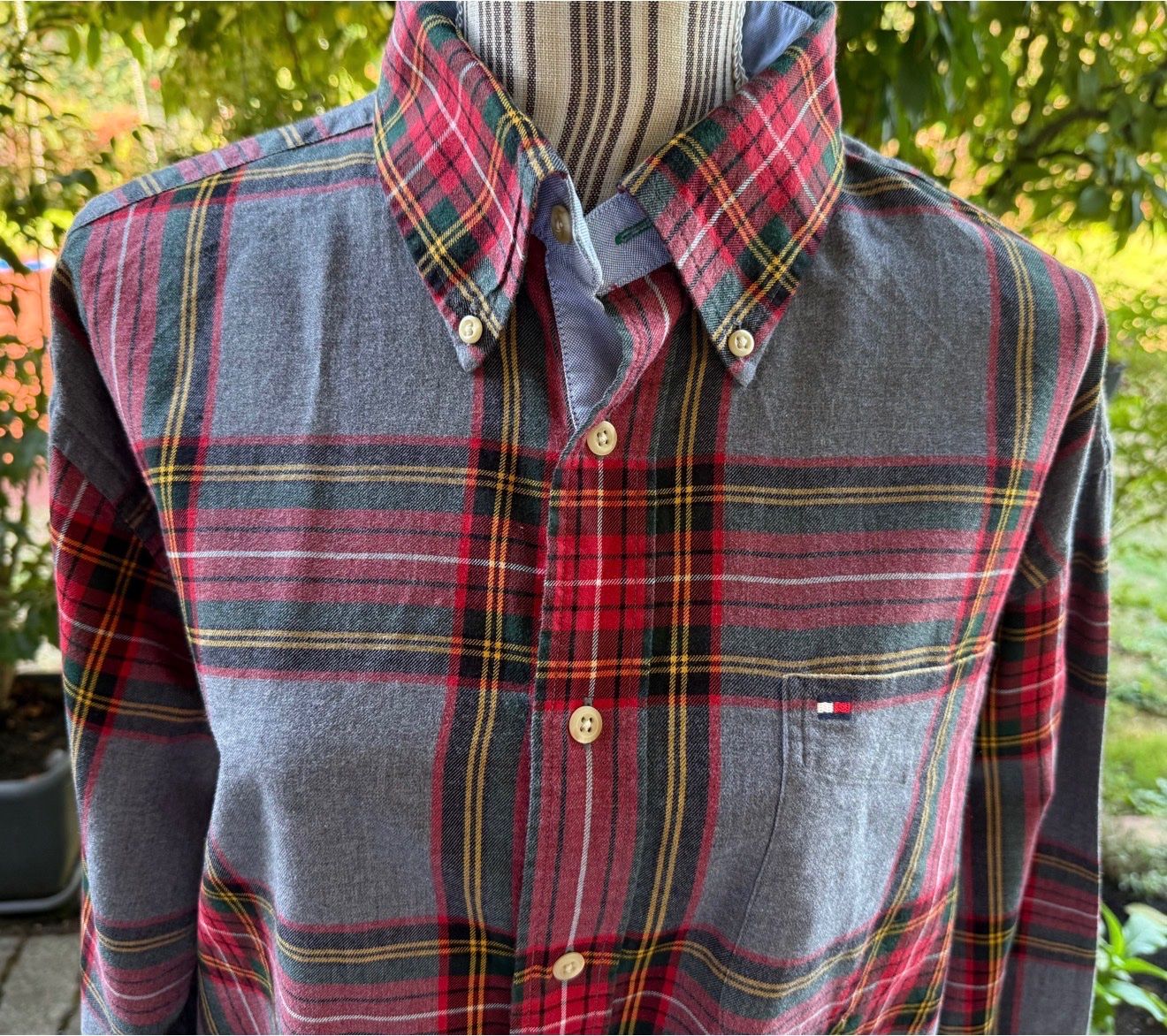 Tommy Hilfiger Hemden: TOMMY HILFIGER HEMD GR. L – Gebraucht aus Spiegel b. Bern von Rogger72 1