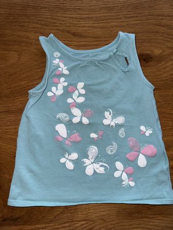 Vertbaudet Tanktop, hellblau mit Schmetterlingen, Gr. 5J