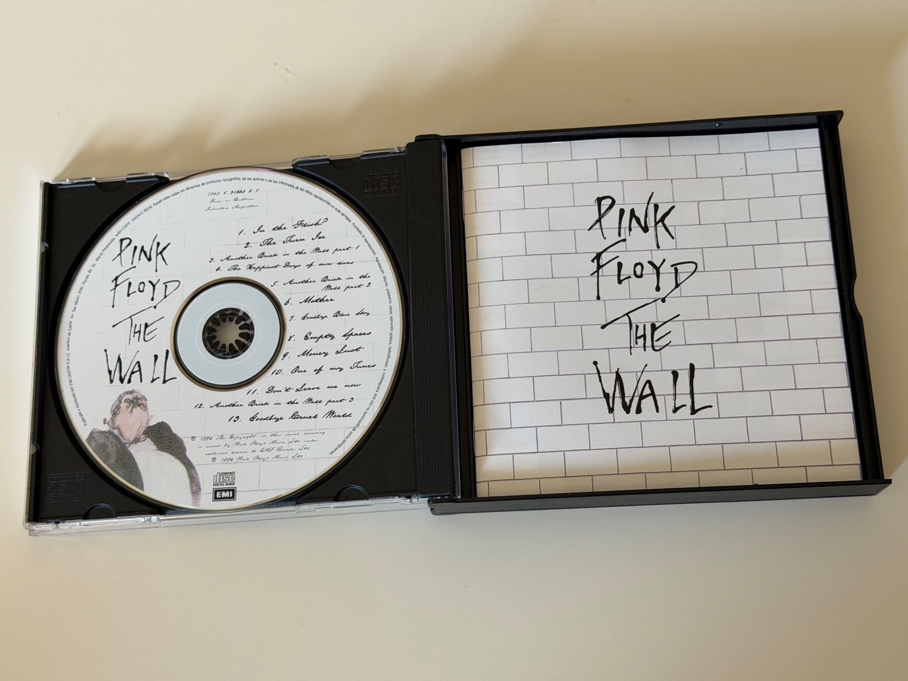 CD: Pink Floyd - The Wall - Doppel CD Box – Nuovo (secondo la descrizione) da Altstätten SG venduto da sheamus 2