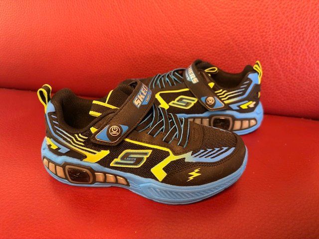 Skechers Scarpe per ragazzi: Skechers Neu Grösse 35 – Nuovo (secondo la descrizione) da Lömmenschwil venduto da classico01 1