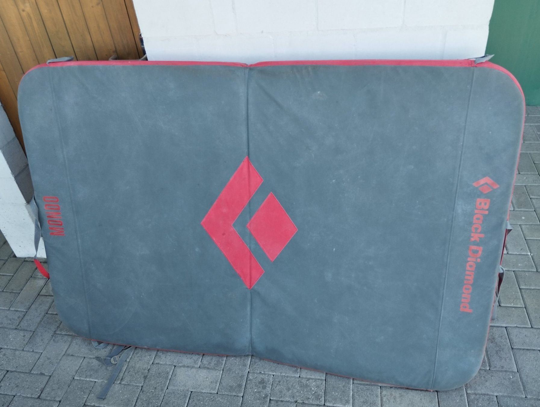 Black Diamond Tappetini fitness: Black Diamond Mondo Bouldermatte / Crashpad – Usato da Wichtrach venduto da kur_5mhz