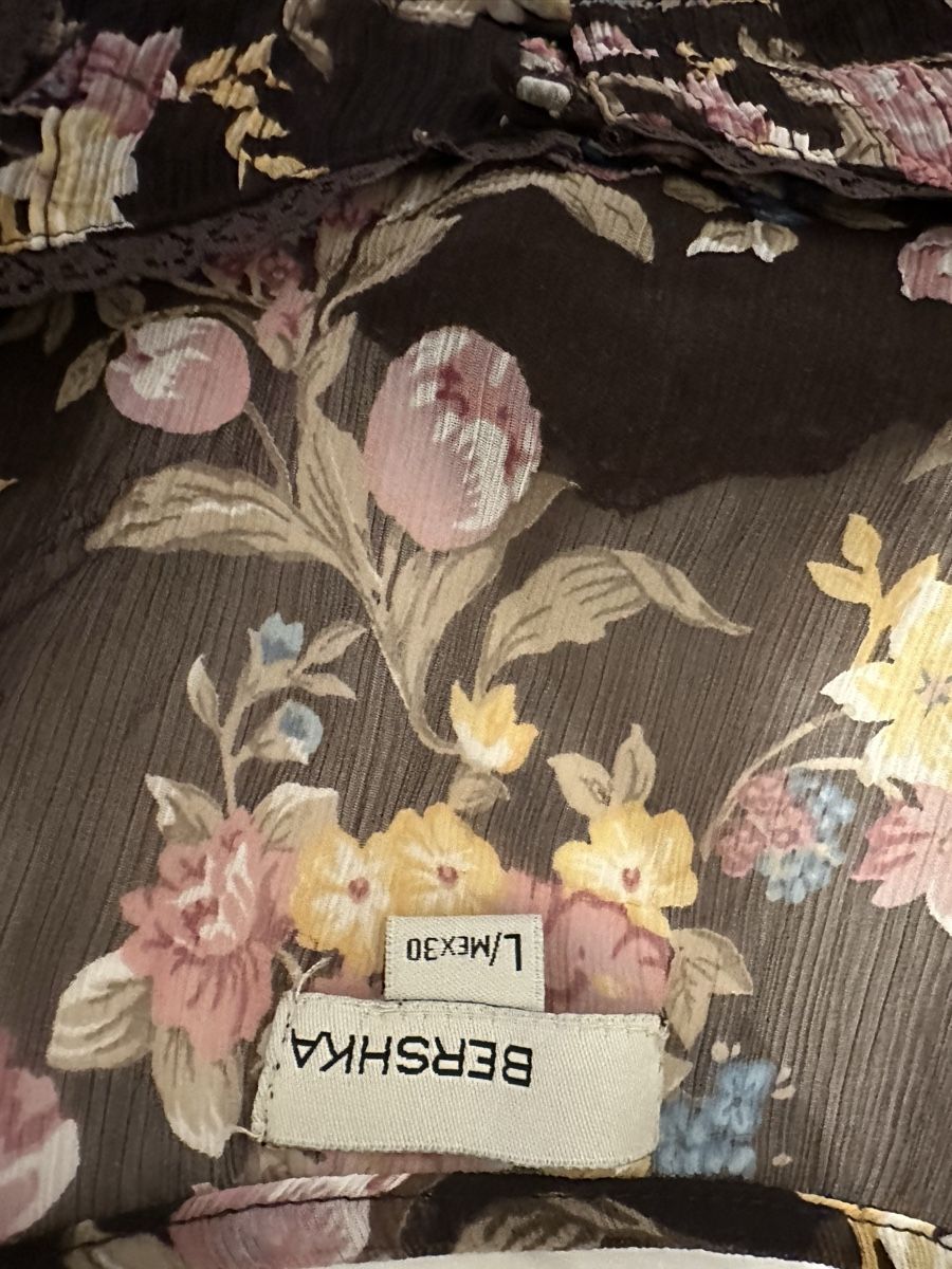 Bershka Camicette: Damen Bluse GrM von BERSHKA – Usato da Pfungen venduto da Outlet64 5
