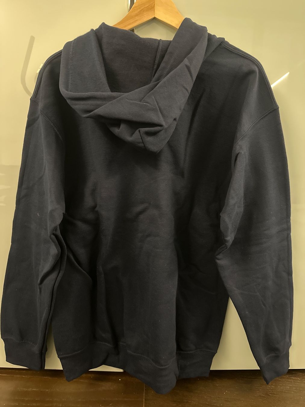 Pullover & Sweatshirts: Hoodie/Jacke/Pullover LES MISERABLES / M – Neu (gemäss Beschreibung) aus Uitikon Waldegg von Mann 1