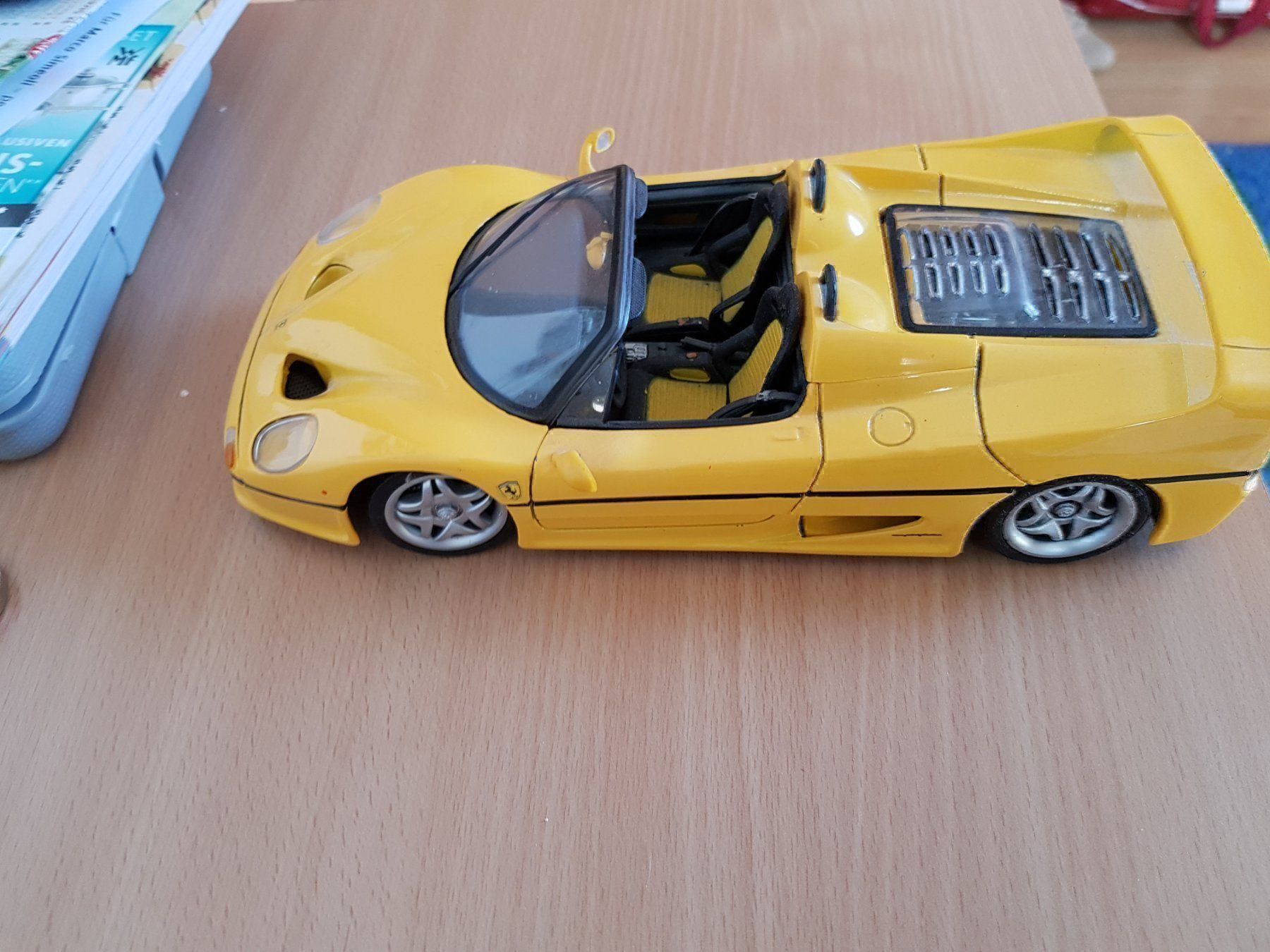 Ferrari Modellini d'auto: Ferrari in Gelb 1:18 – Usato da Döttingen venduto da Verkauf 3