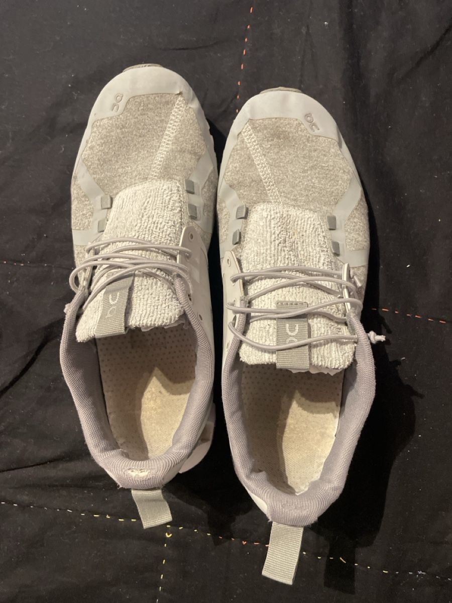 Scarpe da uomo: On Cloud 5 Terry grau gebraucht  – Usato da Oberwil BL venduto da Nileferd