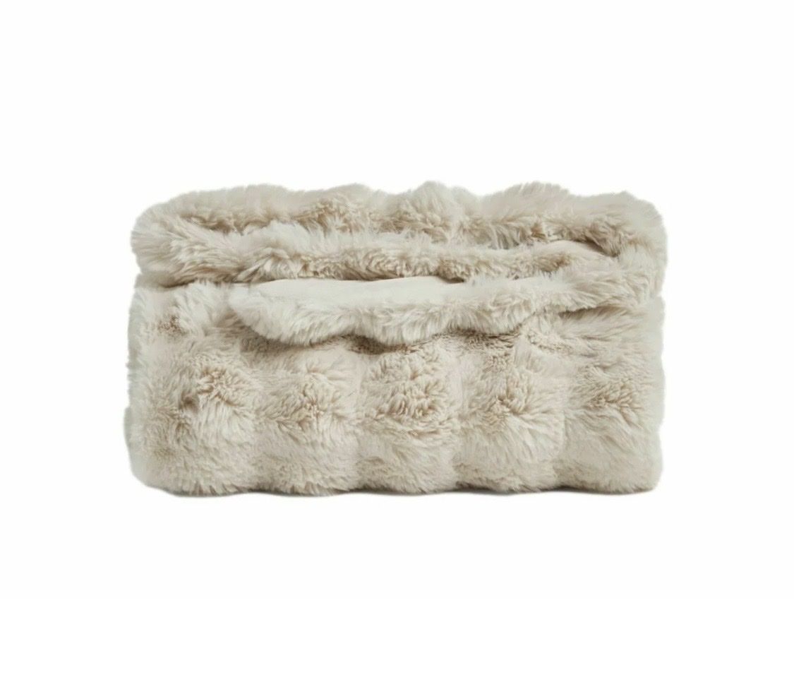 Coperte: FRYE Luxe Faux Fur Throw – Usato da Zürich venduto da pal_gqw9 2