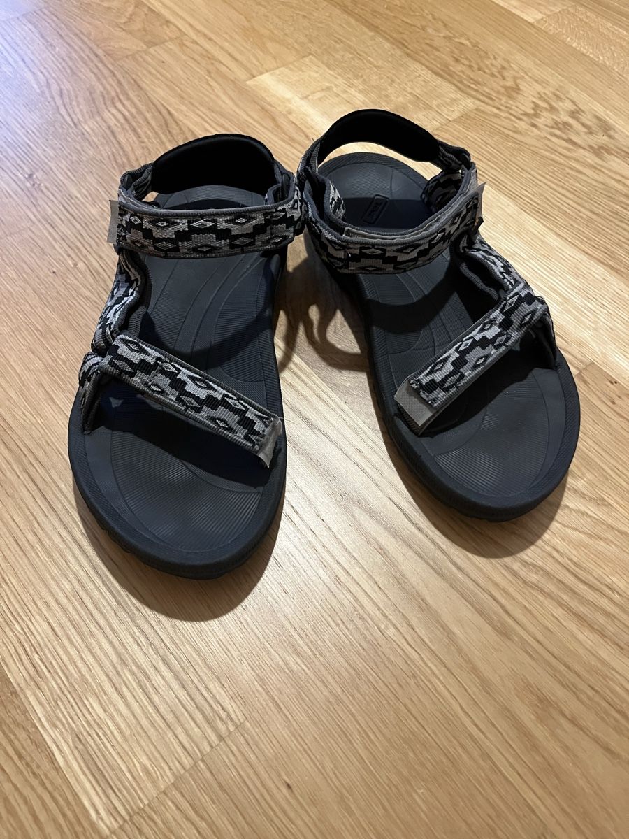 Teva Scarpe da donna: Teva sandales taille 40 – Usato da Fontaines NE venduto da madamezo 1