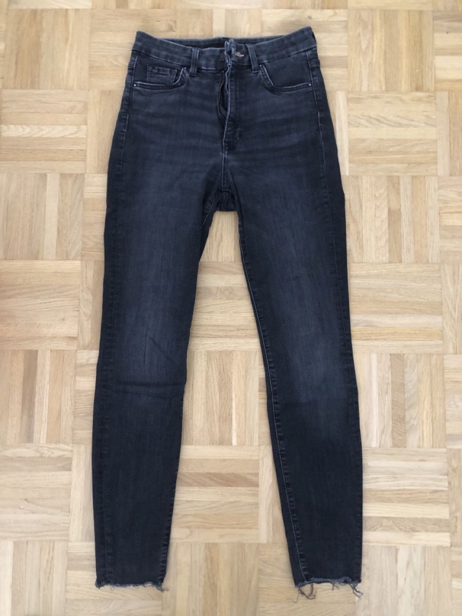 H&M Jeans: Jean slim stretch H&M – Usato da Onex venduto da kattrina
