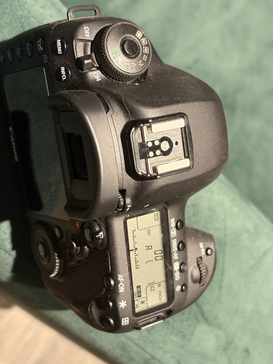 Canon Appareil photo: Canon EOS 5D Mark IV  – D'occasion à Wettingen par den_x2qq 4