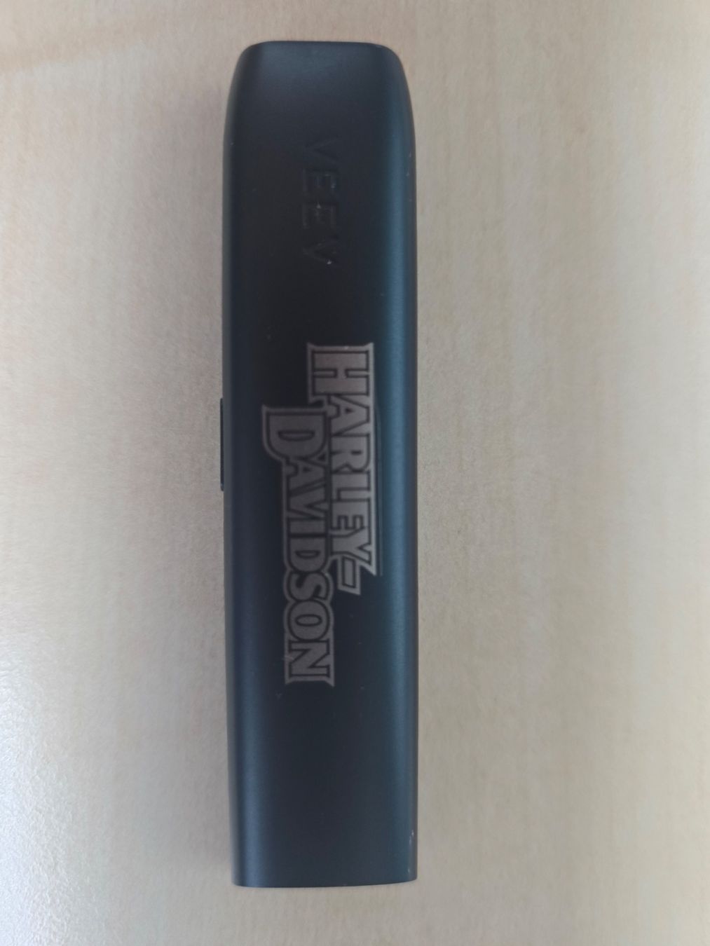 Iqos Altri Prodotti per fumatori: 1 VEEV ONE Silky Schwarz Gerät *** – Usato da Zürich venduto da Fifa