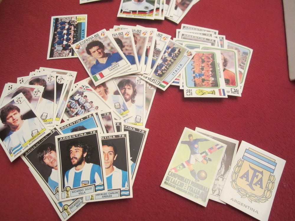 Panini Cartes à collectionner: Fussball Panini WM Sticker Sammlung 70er/80er Jahre – D'occasion à Volketswil par nemo2000 1