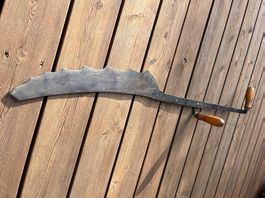 2 anciennes scies à bois et à foin.