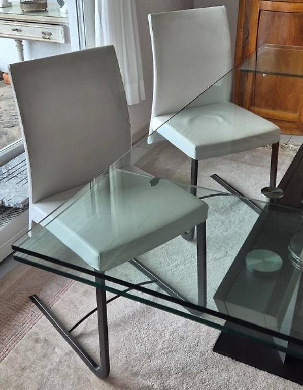 Set de table et chaises: Glastisch + 6 Freischwinger-Stühle – D'occasion à Basel par 17mare 1
