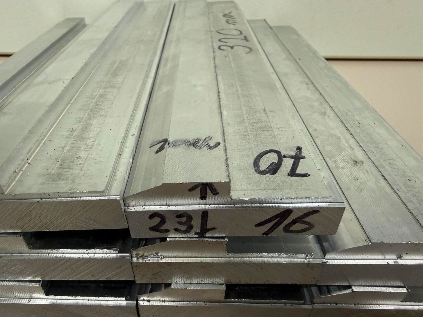 Tutti gli attrezzi: Aluminium Rohmaterial Reststücke 11.5 kg – Usato da Winterthur venduto da Joe1001 4