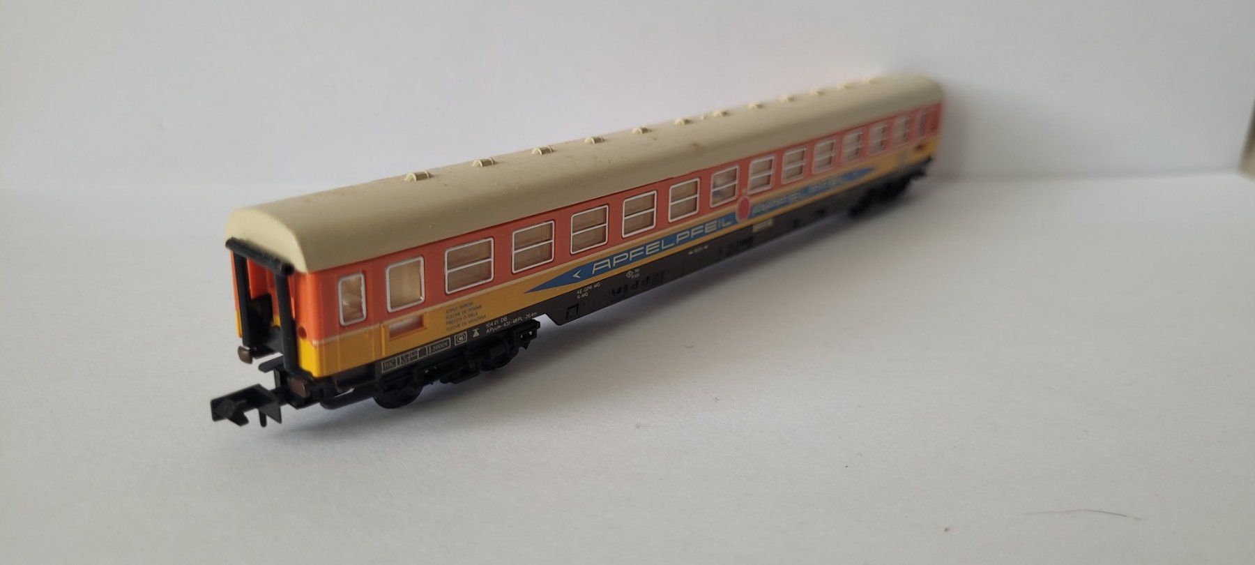Arnold Modellini di ferrovie: Arnold  N  3852 Personenwagen "Apfelpfeil" – Nuovo e nell'imballaggio originale da Uetendorf venduto da dragon038 2