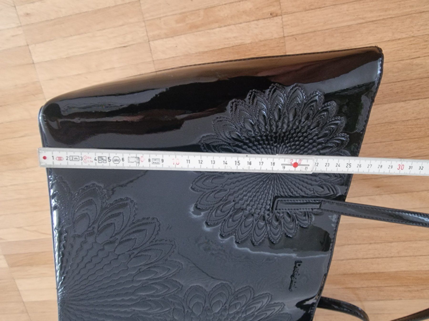 Desigual Borse da donna: Desigual Tasche schwarz Lackleder mit Muster neu – Usato da Laufenburg venduto da may_r2st 6