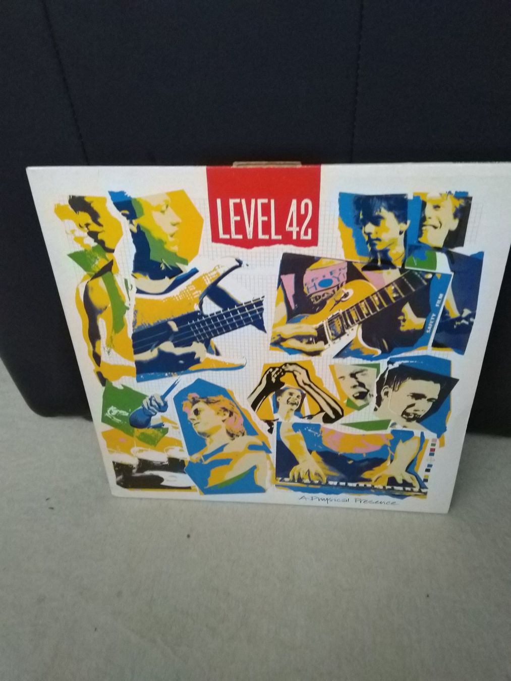 Dischi in vinile: Level 42  - A Physical Presence 2 LP's – Usato da Hinwil venduto da liliane2011