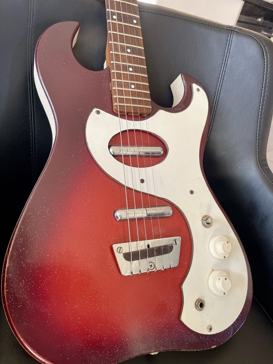 Vintage Strumenti musicali: Vintage - Silvertone 1963 Red Sparkle – Usato da Erlinsbach SO venduto da Abussi89