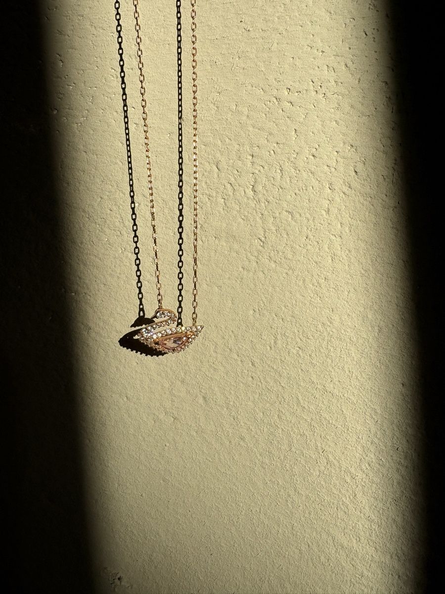 Swarovski Catenine: Swarovski Kette Schwan rosé-gold – Nuovo (secondo la descrizione) da Weisslingen venduto da Ali_z8vw