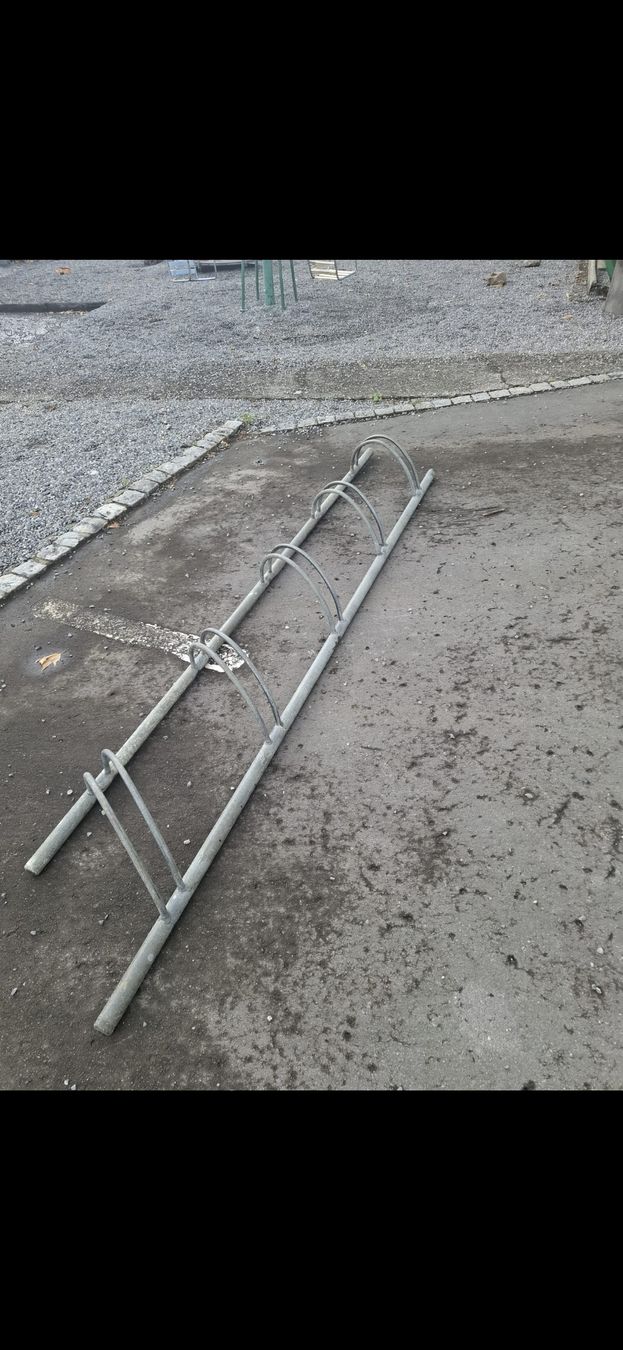Veloständer: Velo Staender / Fahrradparker – Gebraucht aus Altstätten SG von fab_wv7d