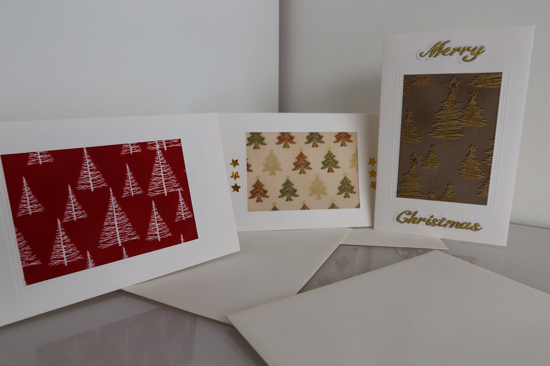 Cartes: Set: 3 Weihnachtskarten mit Stoff (Doppelkarten/Kuverts) – Neuf avec emballage d'origine à Zürich par Piki7