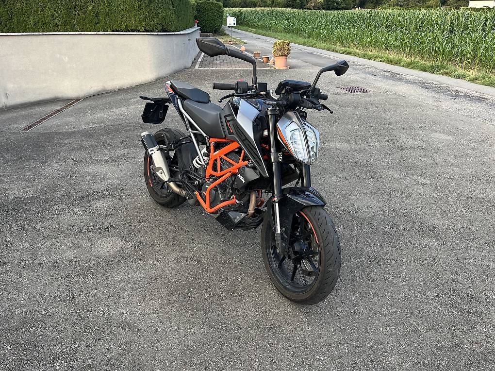 Route: KTM Duke 125 – D'occasion à Bex par epsonstylus