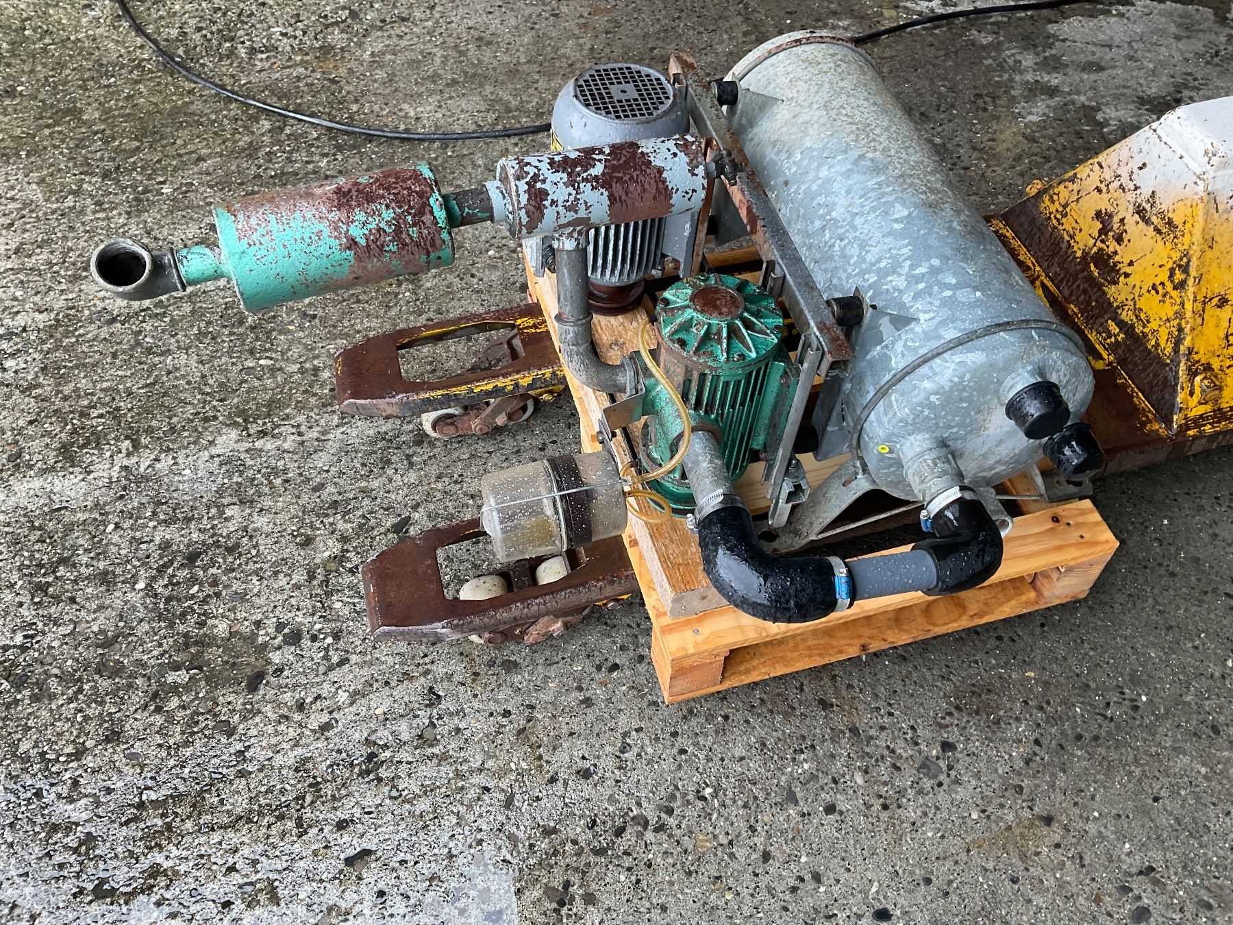Tutte le macchine: Melkmaschine Vakumpumpe – Usato da Eschenbach LU venduto da Resu685 3