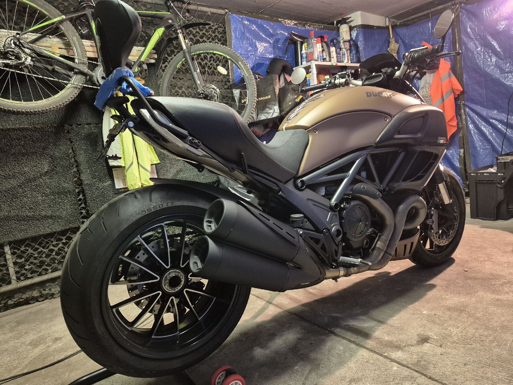 Ducati Strada: Ducati Diavel nur 5500km – Usato da Watt venduto da Massycar68 1