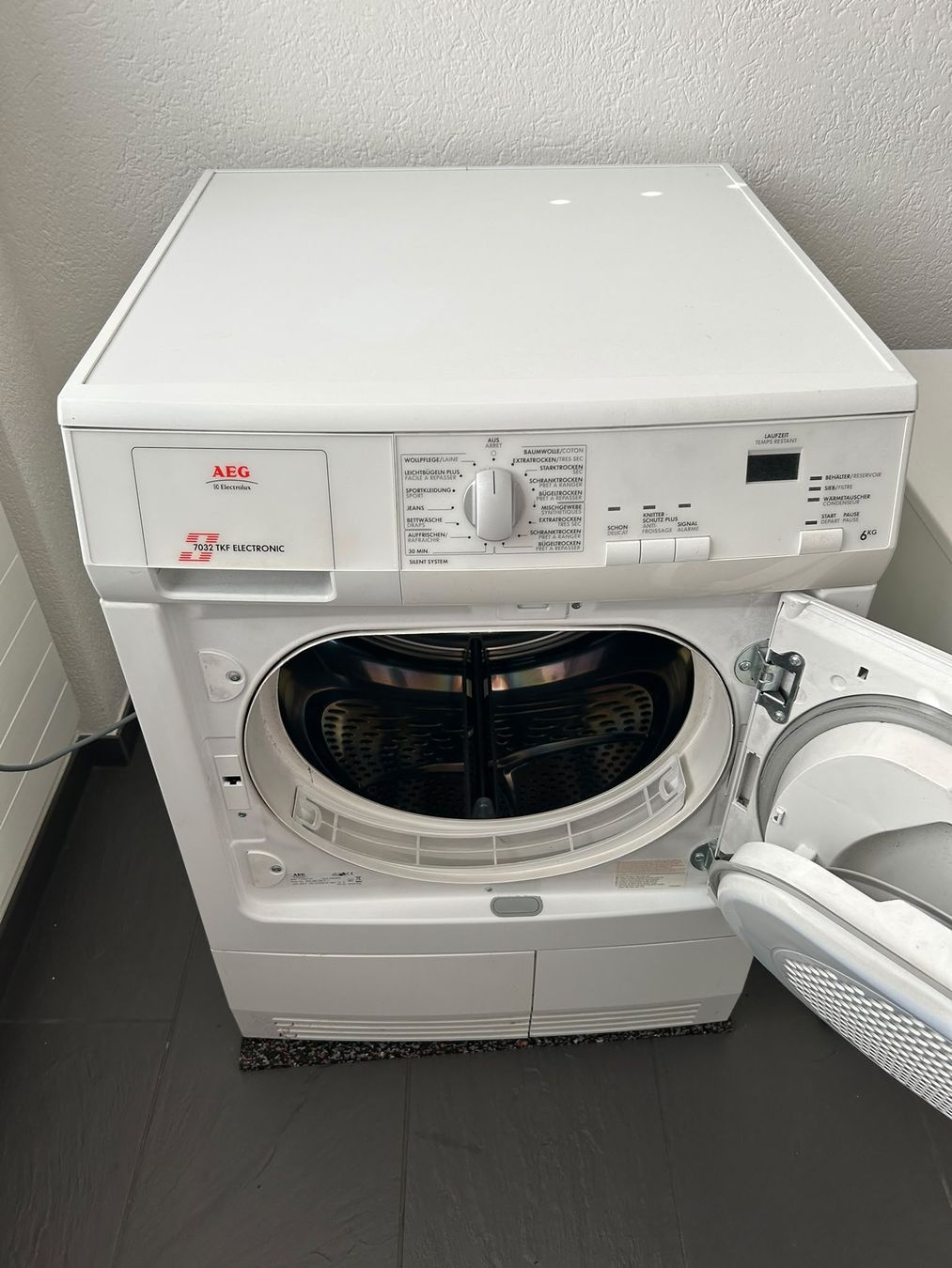 AEG Machines à sécher: AEG Trockner 7032 TKF ELECTRONIC weiss Gebraucht – D'occasion à Windisch par Kamalun 1